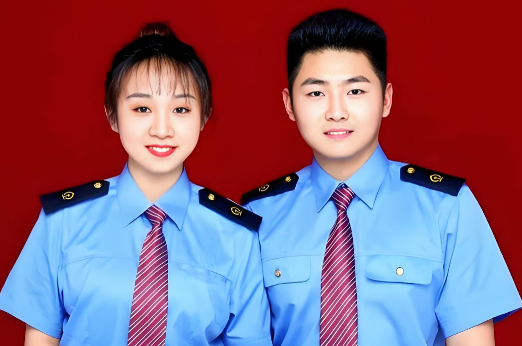 从橄榄绿到铁路蓝：这对夫妻的跨界太好磕！