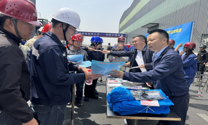 把安全二字刻进每一寸钢轨里